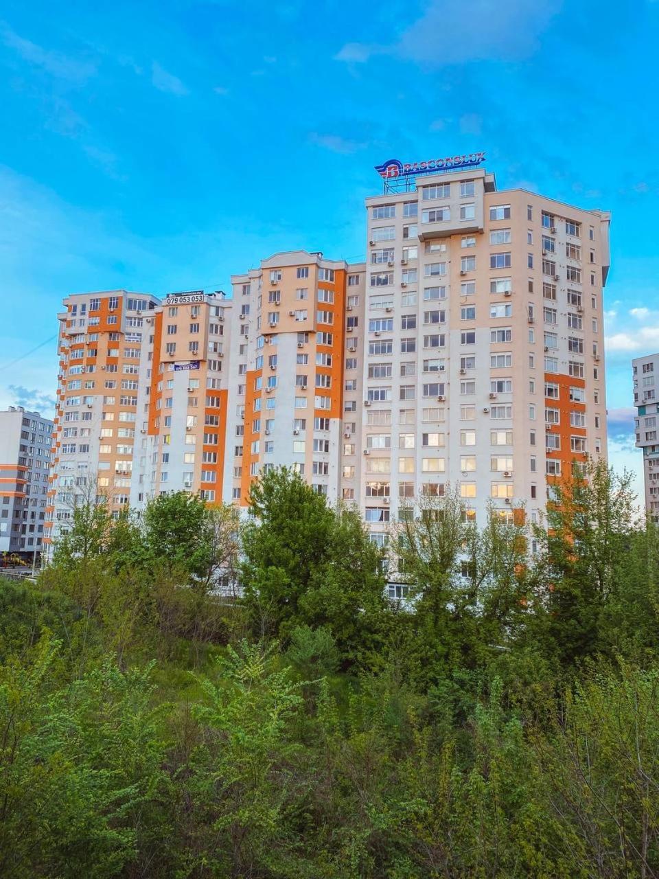 Luxury Sky Apartment Κισινάου Εξωτερικό φωτογραφία
